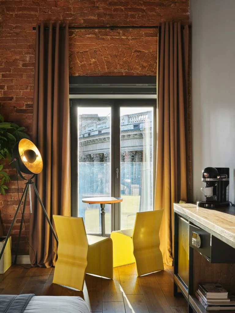 THE COURTYARD с двумя кроватями с видом на внутренний двор